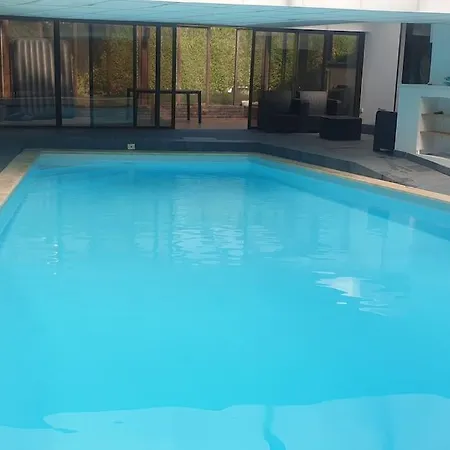 Grande Piscine Couverte *