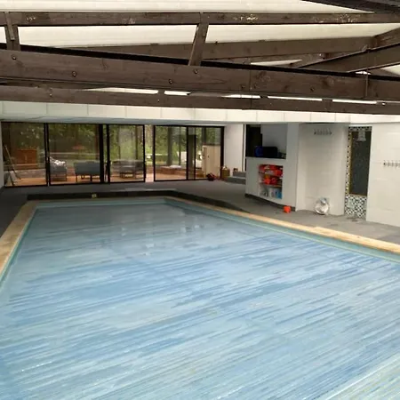 Grande Piscine Couverte