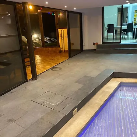 Grande Piscine Couverte Santeny